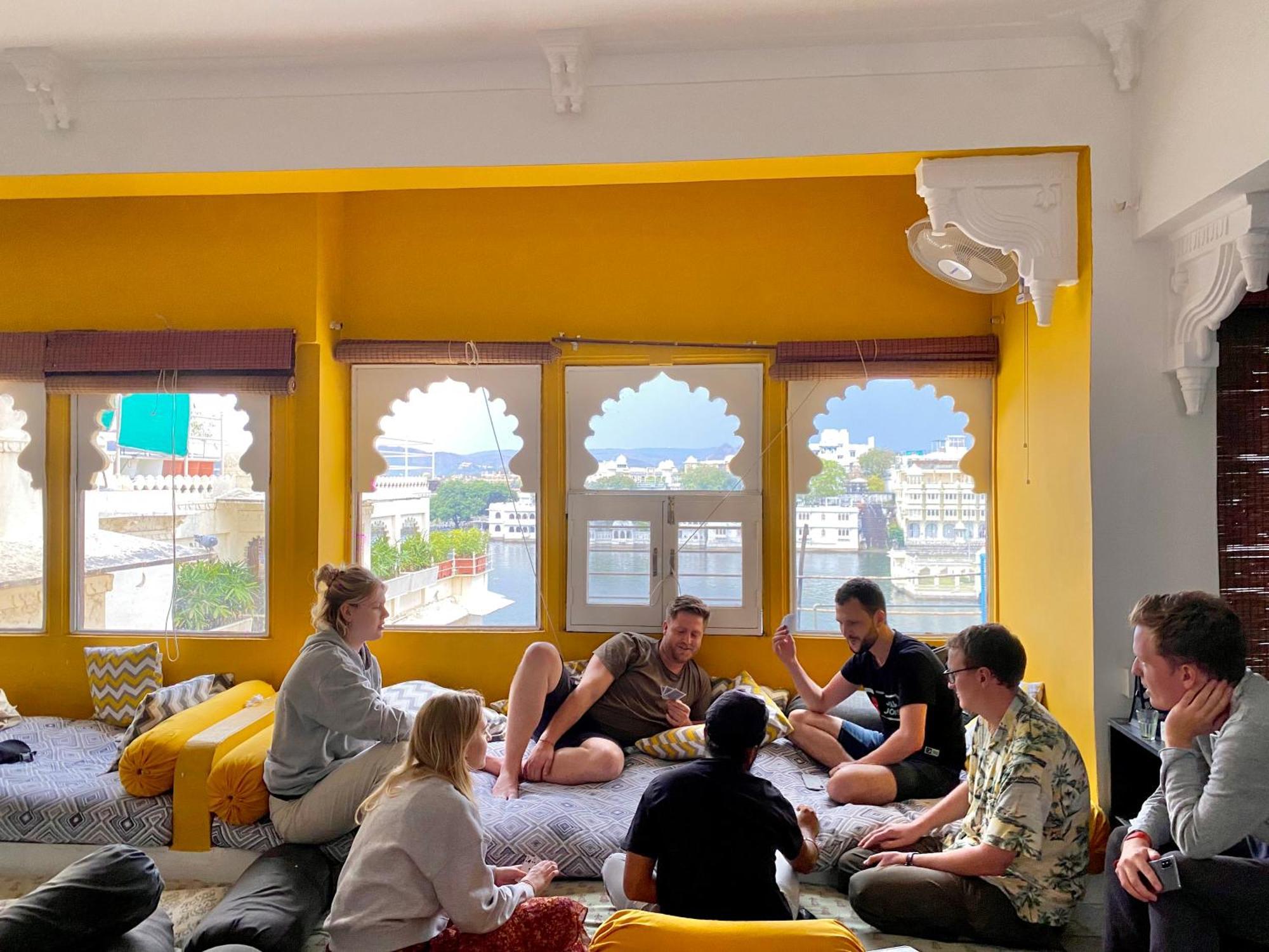Mantra Hostel *